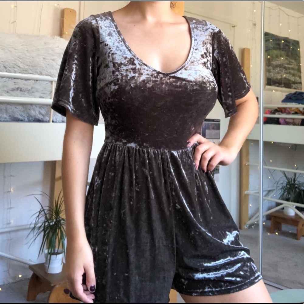Crushed velvet green romper